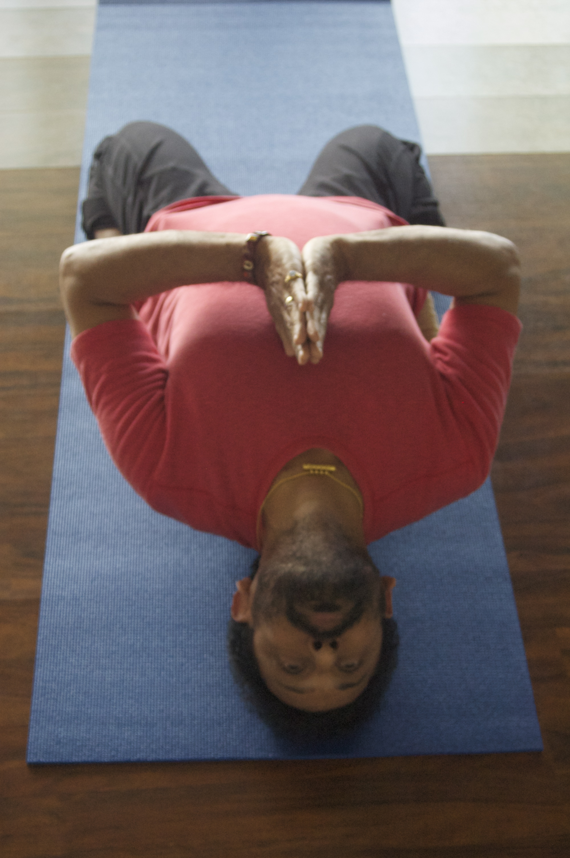 6 yoga poses for uterus care | HealthShots